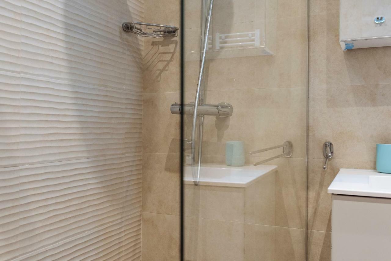 דירות בוקרשט Luxury Flat 8 Near Metro מראה חיצוני תמונה